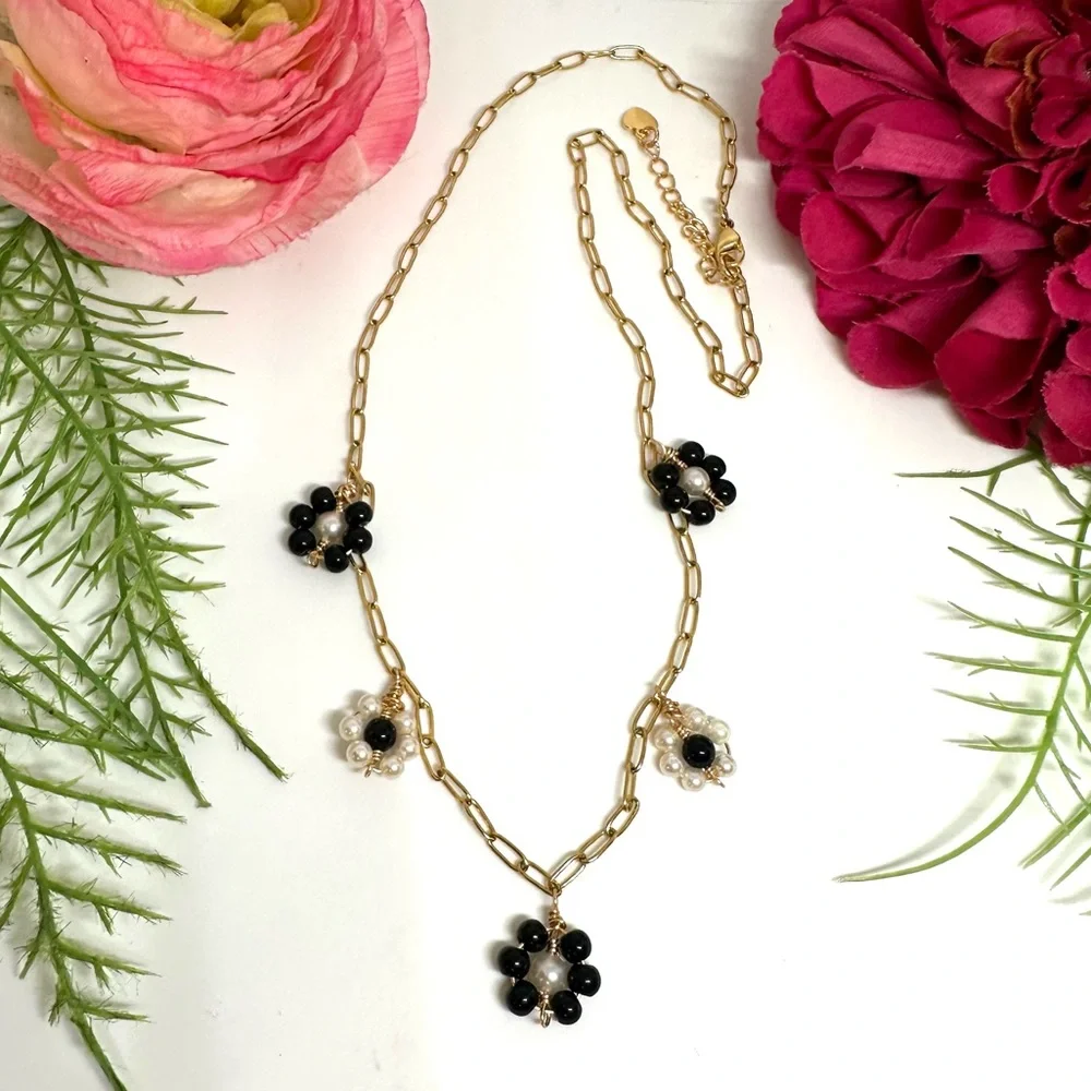 ⚜️Onyx & Freshwater Pearl Flower Charm Necklace